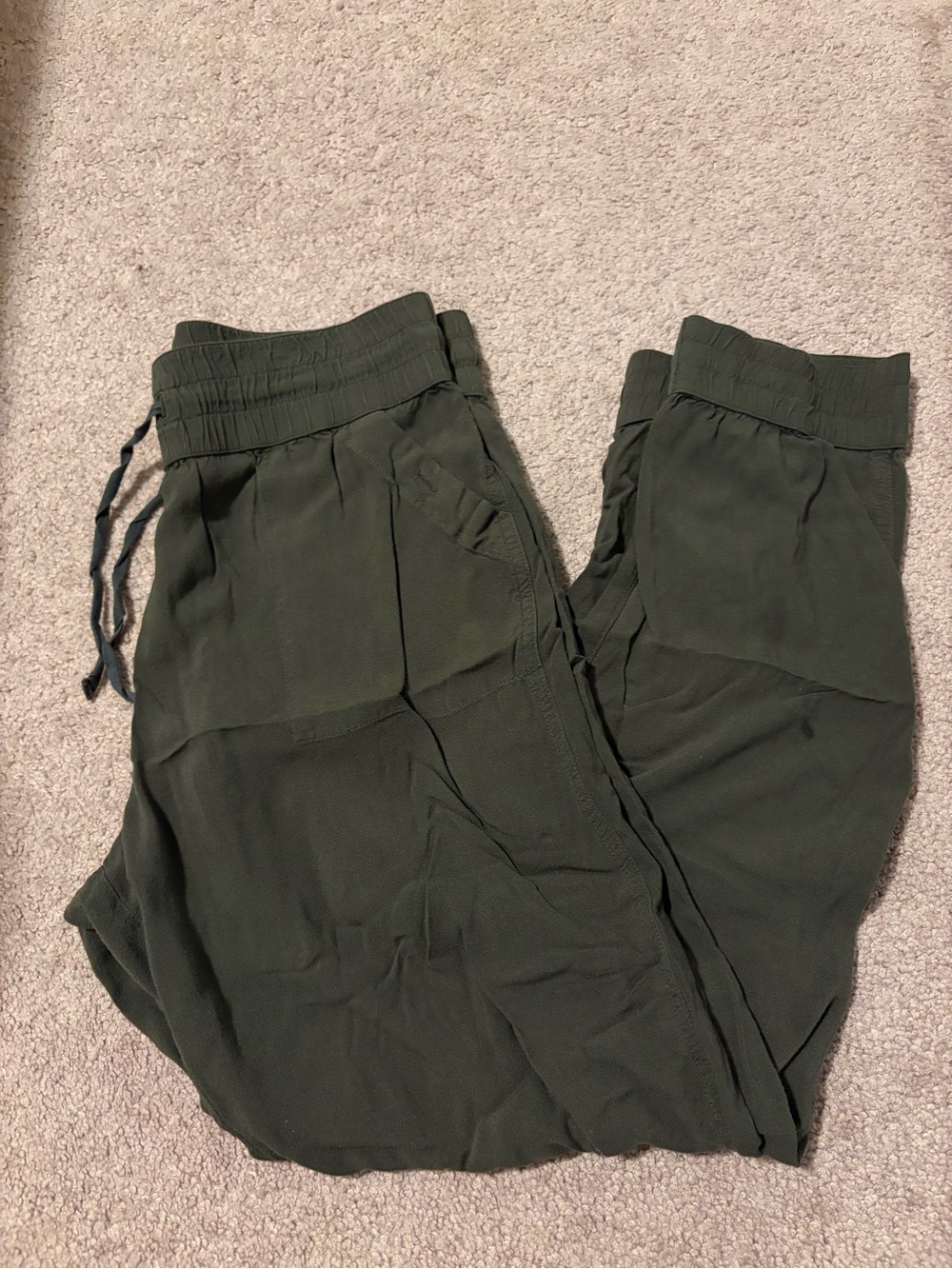 🍁 TNA - Green Joggers - Medium - STAIN